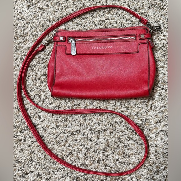 Liz Claiborne Handbags - Liz Claiborne Vintage Red Crossbody Bag